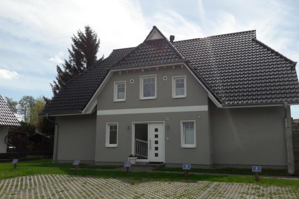 Ferienwohnung Van Der Holm Born Exterior photo