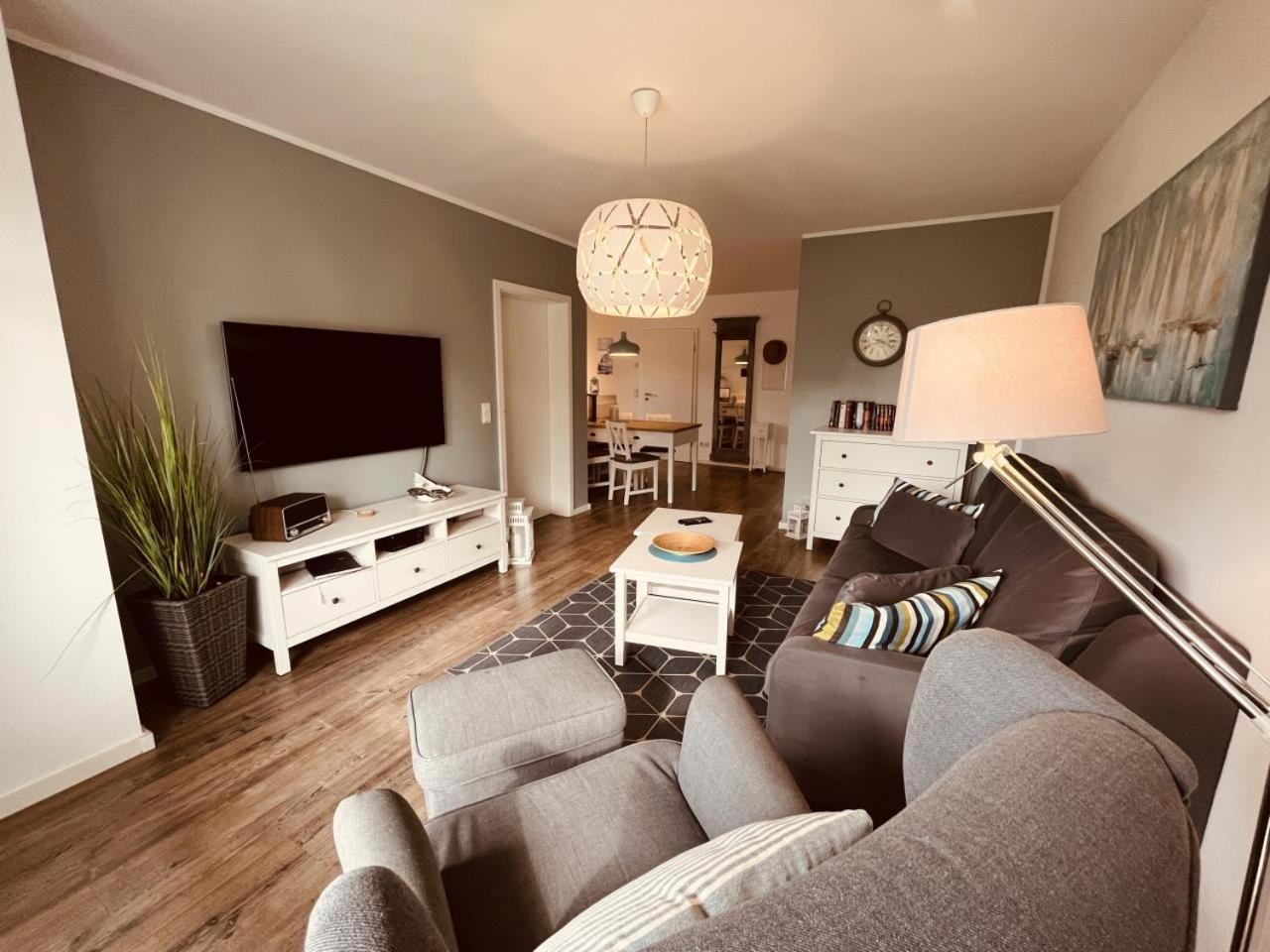 Ferienwohnung Van Der Holm Born Exterior photo